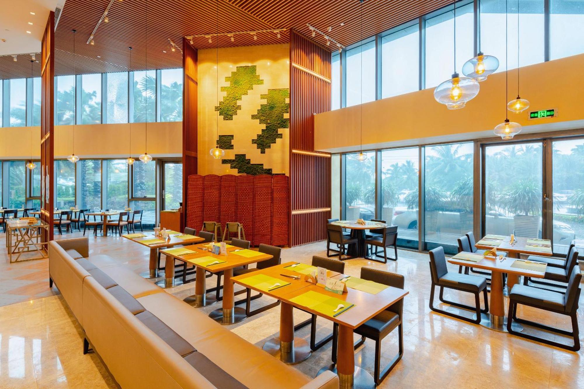 Holiday Inn Haikou West Coast By Ihg Exterior photo